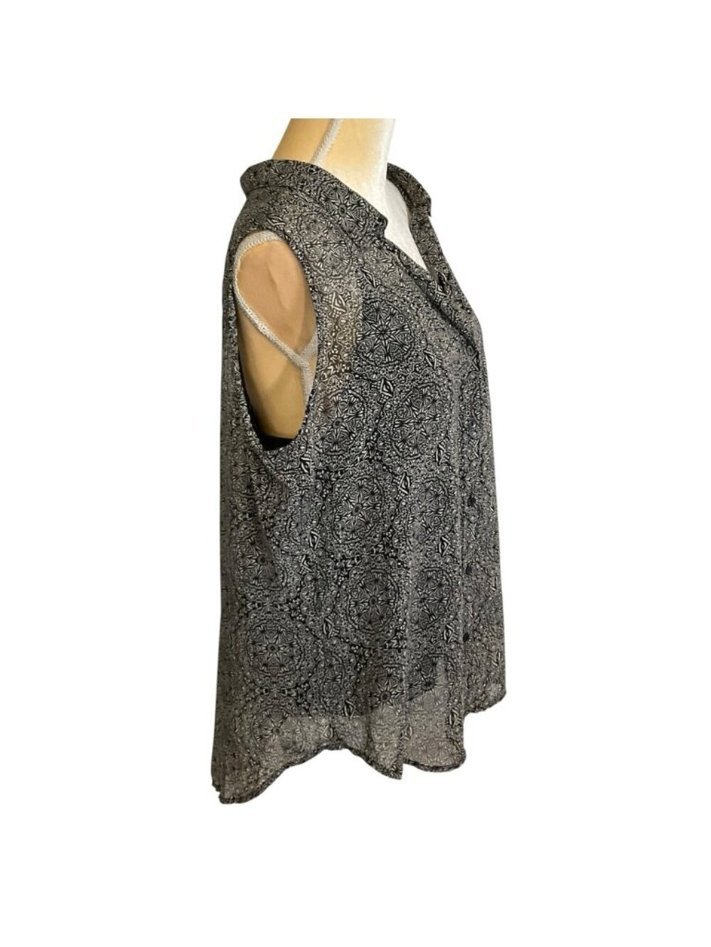 black & white Semi-sheer Top with black camisole - Picture 5 of 9